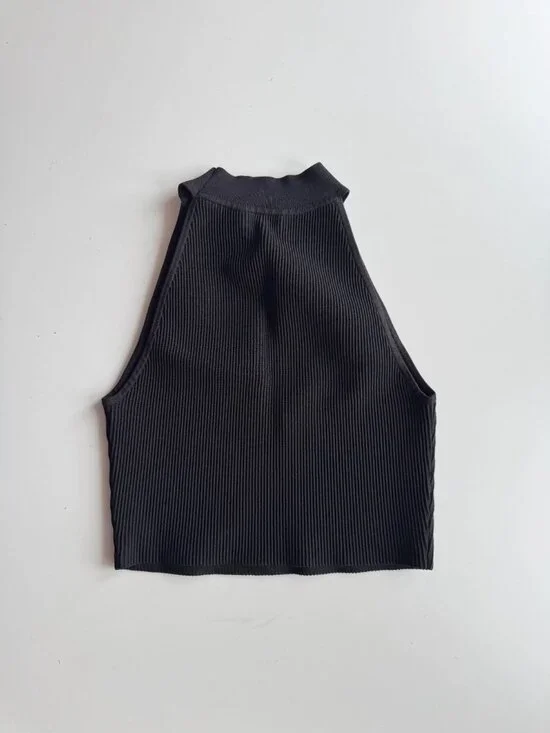 NWOT Aritzia BABATON Sculpt Knit Black Ribbed Cropped Halter Tank Top, Size L - Picture 3 of 13